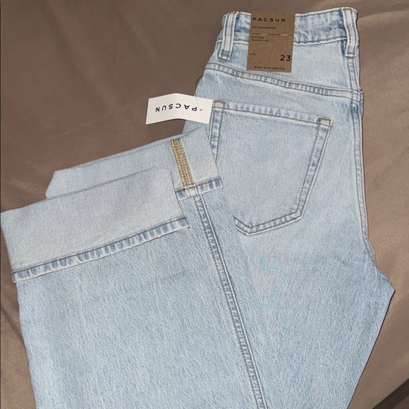 PacSun 90's Boyfriend Jeans in Light Blue Wash - Picture 3 of 5